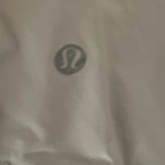 Lululemon Stylish Beige Hooded Jacket with Pink Lining - Picture 6 of 8